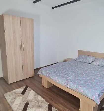 La Ovi Hotel Fagaras Ngoại thất bức ảnh